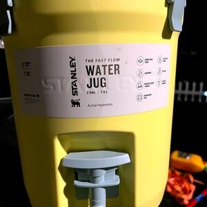 Stanley 2 gallon water jug
